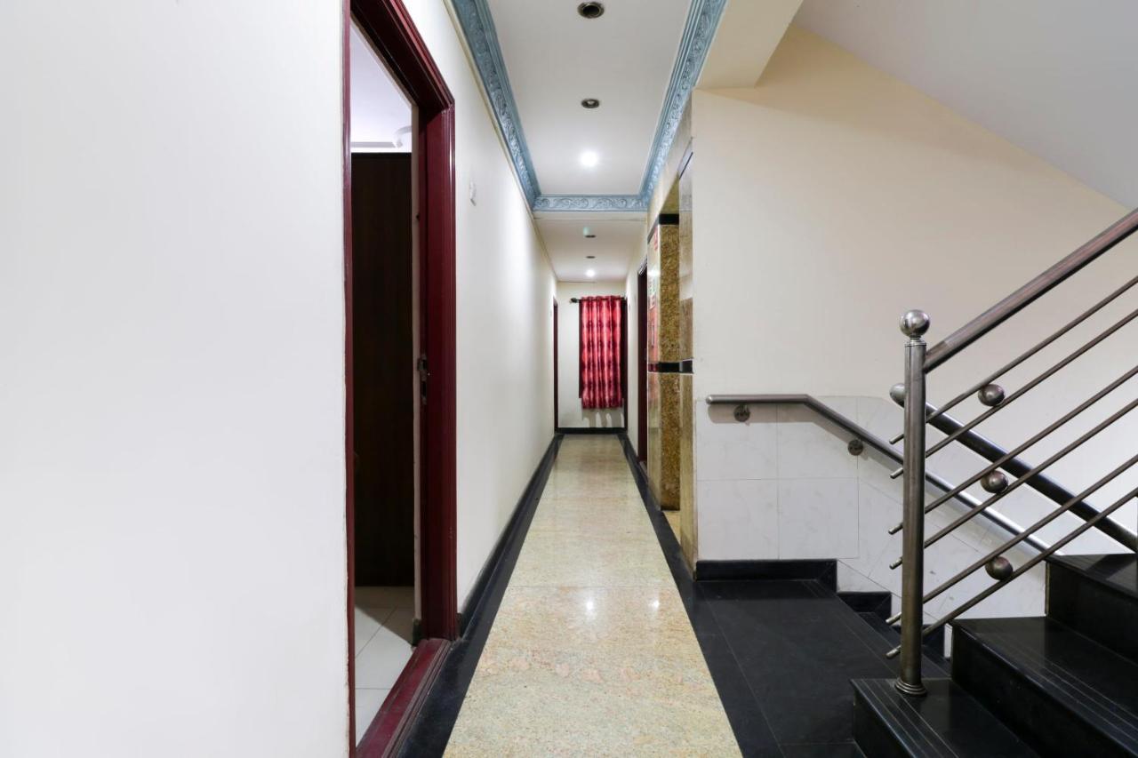 Oyo 71675 New Aishwarya Comforts Hotell Bangalore Eksteriør bilde