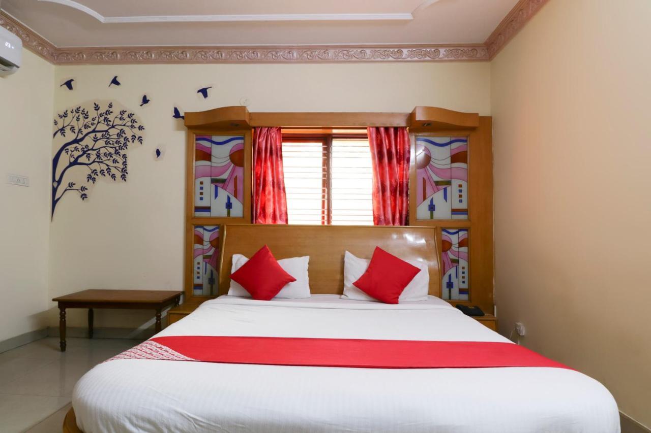 Oyo 71675 New Aishwarya Comforts Hotell Bangalore Eksteriør bilde
